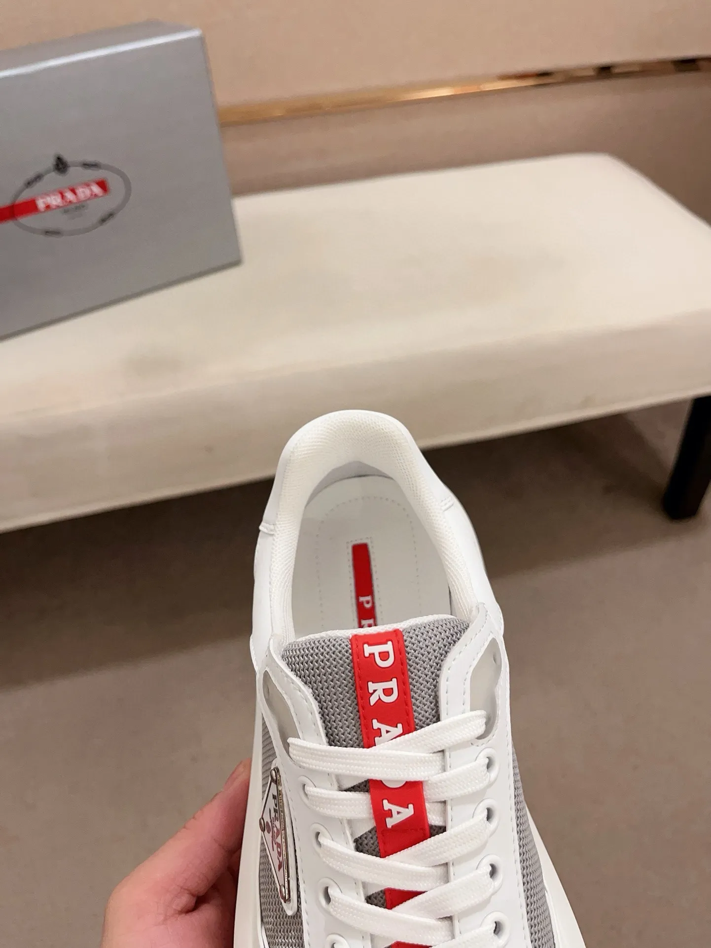 Factory price 620💰 ✔️✔️✔️Higher version High-quality new PRADA (Prada) counters are launched simultaneously. New men's shoes and 😘fabric are made of high-tech glue-spraying technology. Lining: Full cowhide lining. 👍🏿 High-end ☄️ air-cushion molded anti-slip rubber outsole, exquisite lines, simple and elegant, comfortable and high-end for leisure travel. Code number: 38 to 45 (can be customized to 46 to 47, non-refundable)